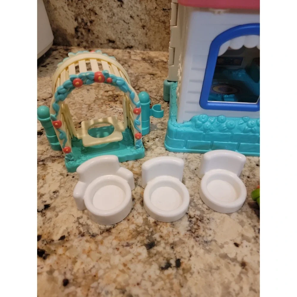 Vintage Fisher Price Little People Sweet Sounds Doll House Tested Works Figures
